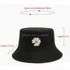 Stingy Brim Hats Moda Uni Hat Harajuku Gorra de pesca al aire libre Mujeres Hombres Algodón Sunsn Daisy Bordado Fisherman Caps Drop Delivery Accessori