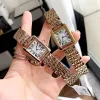 Orologi da serbatoio da donna alla moda Movimento al quarzo Orologio da polso in oro argento Orologio da donna con serbatoio quadrato Cassa in acciaio inossidabile Chiusura originale Orologi da polso casual analogici Montre De Luxe