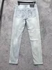 Designer-Luxus-Herrenjeans, Monogramm-Stickerei, aufgenähter, zerrissener Aufnäher, Motorradhose der Trendmarke, Slim-Fit-Hose mit geradem Bein