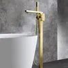 Rubinetto per vasca da bagno Rubinetto per vasca da bagno Rubinetteria per vasca da bagno di lusso in oro spazzolato autoportante a pavimento