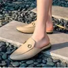 Sandálias de grife femininas sandálias de couro genuíno Ggity Half Dag Metal Chain Slides Senhoras Casuais Mules Sapatos Baixos