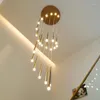 ペンダントランプモダンなLED階段のシャンデリア照明シンプルな二重アパートメントヴィラエルロタティロングドロップライトランプ装飾吊りライト