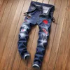 Jeans masculinos rasgados de grife jeans slim fit hip hop elásticos bordados rosas modernos calças jeans pretas azuis L230724