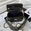 Woman Classics Cosmetic حقائب المصممين حقيبة يد Lady Chain Crossbody أكياس من الجلد الأصلي أكياس المساء أكياس القابض