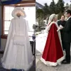 Ucuz Gelin Cape Fildişi Düğün Pelerinler Sahneli Kürk Trim Ayak Bileği Uzunluğu Kırmızı Beyaz Kış Sargılar Ceket Kapşonlu Gelin Cap254W
