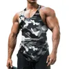 Erkek tank üstleri yaz kamuflaj yeleği üst nefes alabilen vücut geliştirme tee spor salonu kolsuz erkekler tişört moda mürettebat boynu fitness 230724