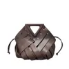 Sac à fermoir magnétique triangle inversé - Cuir véritable, fourre-tout tissé creux, sac à bandoulière et à bandoulière élégant, design géométrique, chameau préféré des célébrités d'Internet