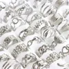 En gros 50 pcs En Acier Inoxydable Bande Anneaux Pour Hommes Femmes Argent Plaqué Or Bijoux De Mode Accessoires Cadeaux De Fête Mix Lot