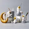 Objetos decorativos Estatuetas Modelo de Astronauta Criativo Escultura Decoração de Casa Nórdica Multifuncional Suporte para Caneta Acessórios de Mesa Presente para Namorado 230724