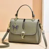 Bolso de mujer de alta calidad Otoño Nuevo Bolso de mujer Bolso cuadrado pequeño Bolso de hombro de mujer de moda Bolsos de mensajero con patrón de lichi L230704