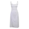 女性の春の春のための女性編みの正方形のネックスリングドレスバックレススリムな白いドレス