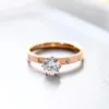 Bröllopsringar Koreansk version Titanium Steel Par Ring inlaid med Zircon Rose Gold Color Accessories Engagemang