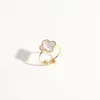 Дизайнерские ювелирные украшения Clover Ring Classic Diamond Butterfly Ring обручальные кольца женщины мужчина любовь кольцо золото серебристого хромированного сердечного кольца G237253C