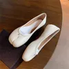Scarpe eleganti Dita dei piedi divise per le donne Tacchi piatti Ballet Solid Designer Ladies Shallow Femme Elegant Zapatos Mujer Chaussure in pelle