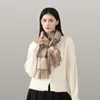 Sciarpe British Thick Warm Winter Scarf Design Print Women Cashmere Pashmina Shawl Lady Wrap Tassel Foulard lavorato a maglia Coperta