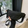 Midjepåsar lyxig bröstväska för kvinnor stor kapacitet reser crossbody kvinnlig koreansk version bälte damer dagliga gata fanny packs