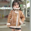 Piumino Giacca da motociclista per ragazze Cappotto di pelliccia caldo peluche 2022 Autunno Inverno Cappotto di lana di agnello per bambini Nuovo Giacca stile straniero HKD230725