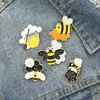 Mignon métal émail abeille broche broches dessin animé abeille broches pour femmes enfants vêtements chapeaux épinglettes badge mode bijoux cadeau accessoire prix usine