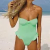 Kvinnors badkläder Solid Textured Swimsuit One Piece Women Bandeau Sexig Monokini Ruffled baddräkt 2023 Märke Desig Swimits