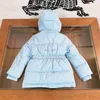 W dół płaszcz zima 2022 Nowe dziewczęta mdelmedium Long Down Jacket Choided Warm Down Płaszcz jasnoniebieska marka HKD230725