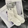 Designer Hommes Femmes Chaussettes Sports Hiver Mesh Lettre Imprimé Chaussette Broderie Coton Bonneterie