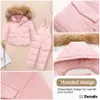 Manteau en duvet Bébé Garçons Habits de neige d'hiver 2 pièces Veste en duvet de canard blanc avec pantalon à bavette à capuche en fourrure Filles Chaud -30 degrés Coupe-vent Porter HKD230725