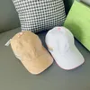 Nowe czapki literowe proste konta designerskie dla kobiet Man Ballcaps Odłogowe Dasual Sports Caps Supply