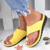 Slippers Women Sandals عرضة قماشة الصيف أحذية الصيف امرأة أسافين منصة الصنادل الكعب الصندل Mujer أصابع قدمية كبيرة تصحيح القدم L230725