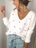 Damska koszulka fitshinling v szyja haft serce sweter kobiety pullover dzianinowy styl koreański kaii jumper zima swobodne swetry sprzedaż l230725