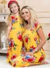 Tenues assorties pour la famille Tenues d'été assorties pour la famille Maman et sa fille Britannique col rond ourlet fendu robe pour femme Pour maman moi vêtements 230724