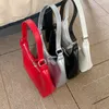 2023 Nova Bolsa Feminina com Zíper Coreano Designer Hobos Pequenas Bolsas de Couro PU Meia Lua Senhoras Bolsa de Ombro Prata Venda Inteira L230704