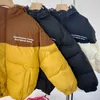 Daunenmantel Jungen Kleidung Mode Neue Brief Drucken Schneeanzug Winter Dicke Warme Daunen Baumwolle Jacke für Mädchen Casual Patchwork Mäntel Tops 4-12 Y HKD230725