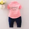 Kleding Sets Set Mode Brief Geborduurd Gestreept Shirt Jasje Jeans Vlinderdas Accessoires Baby 1 4 Leeftijd Jongens Kwaliteit Kinderkleding 230724