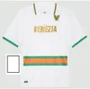 23 23 24 Venezia FC Futbol Formaları Ev Beyaz Üçüncü Mavi 4. Kırmızı 10# Aramu 11# Forte Venedik 2023 2024 Busio 27# Futbol Gömlekleri Adukt Kids Kit Üniformaları Uzun Kollu