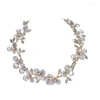 Fermagli per capelli SLBRIDAL Fatti a mano Boho Perle dorate Lega Fiore Foglia Accessori da sposa Tiara da sposa Fascia per damigelle Gioielli da donna