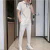 Herrspårar vita toppbyxor sätter randiga kläder Basic Loose 2 Piece Outfit Novty in Cool High Quality T Shirt Man Chic Cotton Kpop