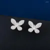 أقراط مسمار Uilz الفاخرة الكريستال Micro Pave Butterfly للنساء باللون الأبيض الزركونيا حساسة التآكل اليومية ملحقات الأذن