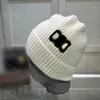 Gorro de lã de malha de designer chapéus bordados masculinos e femininos gorros de malha térmica de inverno gorro de marca de esqui gorro de caveira bonés quentes de luxo acessórios vermelhos