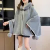 Foulards 6 couleurs femmes hiver doublure épaisse velours châle Capes fausse fourrure boule ample Streetwear Plus longue femme corne bouton manteau