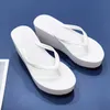 Hausschuhe Niedrige Schuhe mit hohen Absätzen Dame Hausschuhe Frauen Sommer Schiefer Weibliche Strand Med Luxus Rutschen Schwarze Sandalen Gummi Flip-Flops Auf Einem Keil L230725