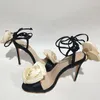 Sandalen Vrouwen Satijn Voorkant Achterkant Bloem Lace Up Stiletto Hoge Hak Open Teen Enkelbandje 2023 Mode Voor Vrouw