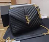 Crossbody Luxury Designer Bag Högkvalitativ y Fashion Womens Handväska Läder Damer axelväska Handväskor 2024 Totes Clutch Chain Bag With Lock Plånbok med logotyp