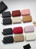 Designer de moda Mulheres Cartão Carteiras Titulares Dobre Flap Clássico Padrão Caviar Lambskin Atacado Mulher Negra Pequena Mini Carteira Bolsa Cor Pebble