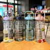 Vasos, botella de agua de 2 litros, deportes de bebida motivacionales con pegatinas de marcador de tiempo, vasos de plástico reutilizables portátiles 230725