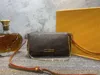 2023 New Classic Top Womens Messenger Bag Fashion Luxurys Designers Bags Men Bag Mens Ladter Lady Totes Parse Handbags Crossbody Wallet