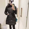 Women's Down Parkas 2022 New Mハイエンドミッドレングスライトダウンジャケット秋/冬90ホワイトグースダウンは、胆汁女性のダウンジャケットHKD230725から取り除くことができます