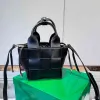 Handbag Luxury Designer Women's Woven Vegetable Basket Handbag Fashion Versatile Leather One Shoulder Crossbody Bag Large