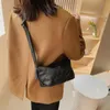 Evening Bags Medium Size Fabric Phone Side Bag Vintage Casual Nylon Quilted Streetwear Wide Strap Square Pockets Sling Black Crossbody