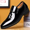 Scarpe eleganti Pelle verniciata da uomo Business Casual Point Toe Slip on Mocassini Luxury Party Wedding Plus Size 230725