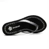 スリッパサマーボトムプラットフォーム女性靴ビーチサンダルスパンコールスパンコール斜面重いフリップフロップ通気性のある光沢のあるウェッジスリッパB17 L230725